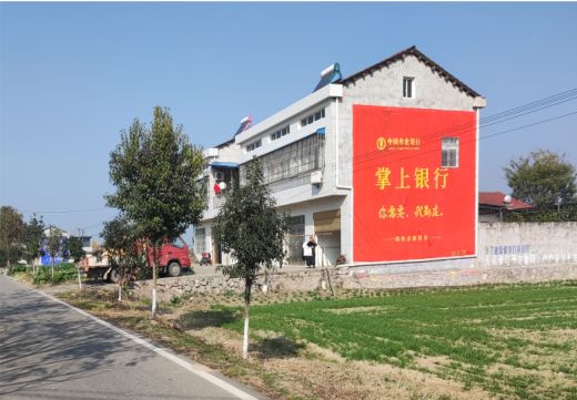沿河墙体广告具有的独特优势